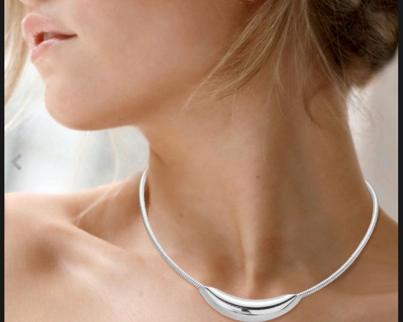 ELIAH CHOKER NECKLACE
