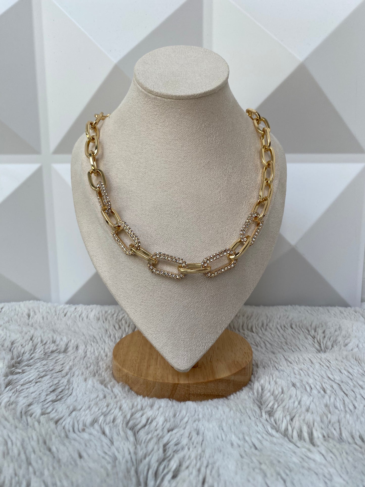 CHUNKY NECKLACE