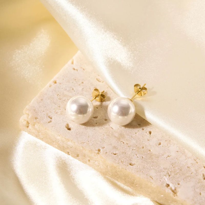 PEARLS EARRINGS