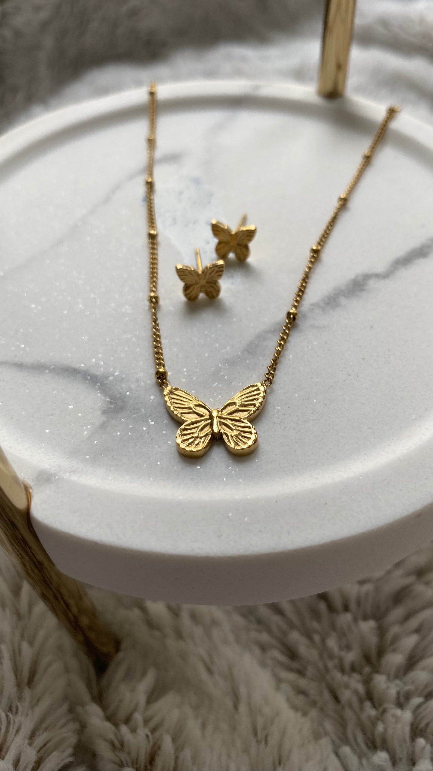 BUTTERFLY DREAMS NECKLACE