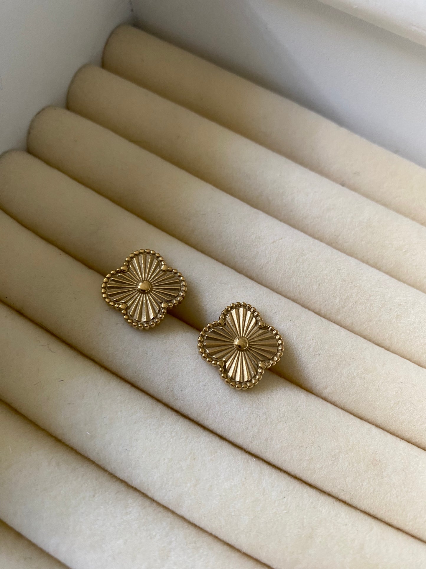 CLOVER EARRINGS