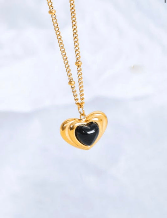 Black heart necklace