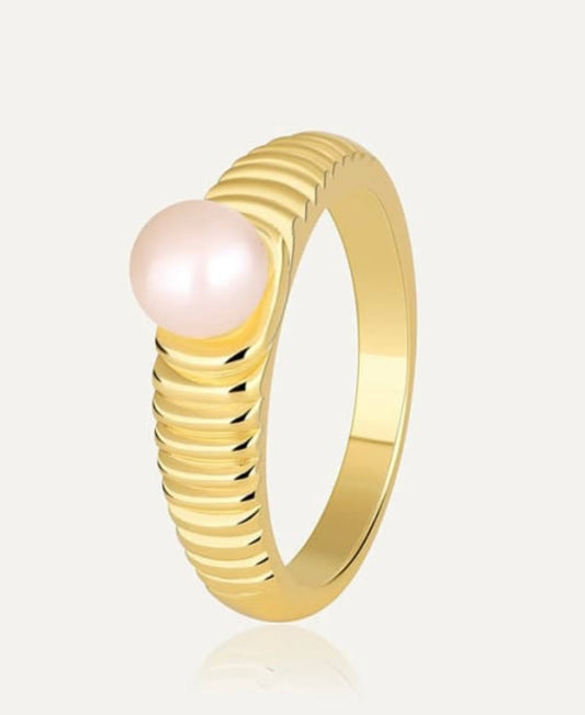 Dream pearl ring