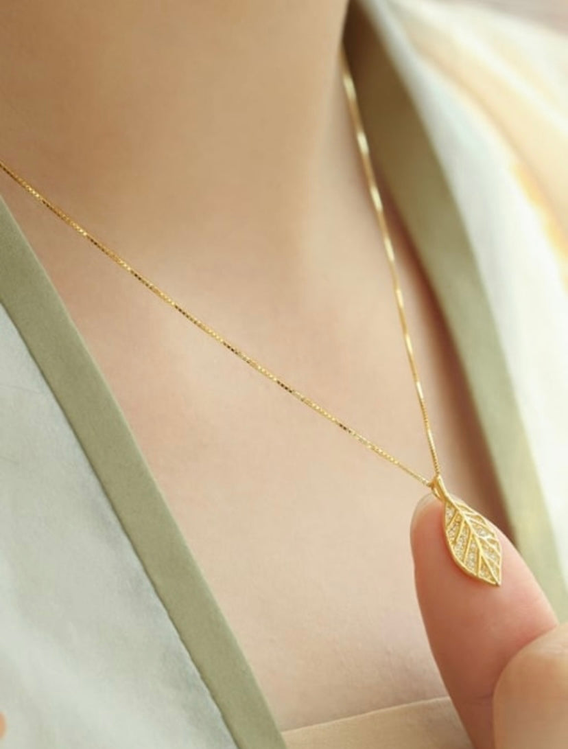 Leaf necklace