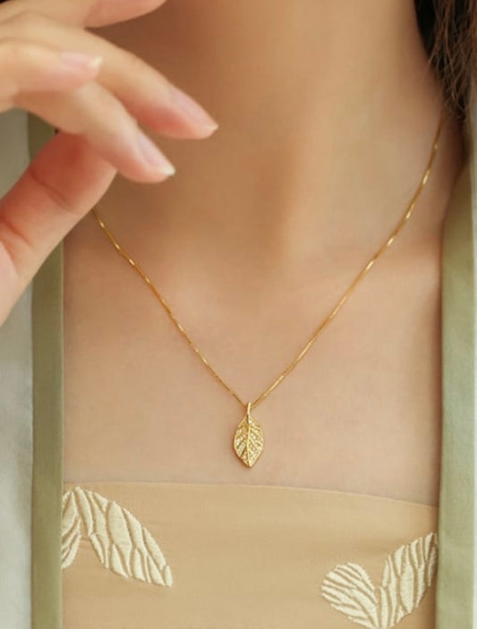 Leaf necklace