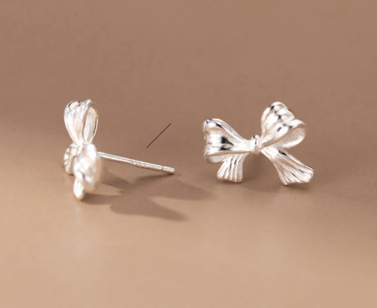 BOW EARRINGS