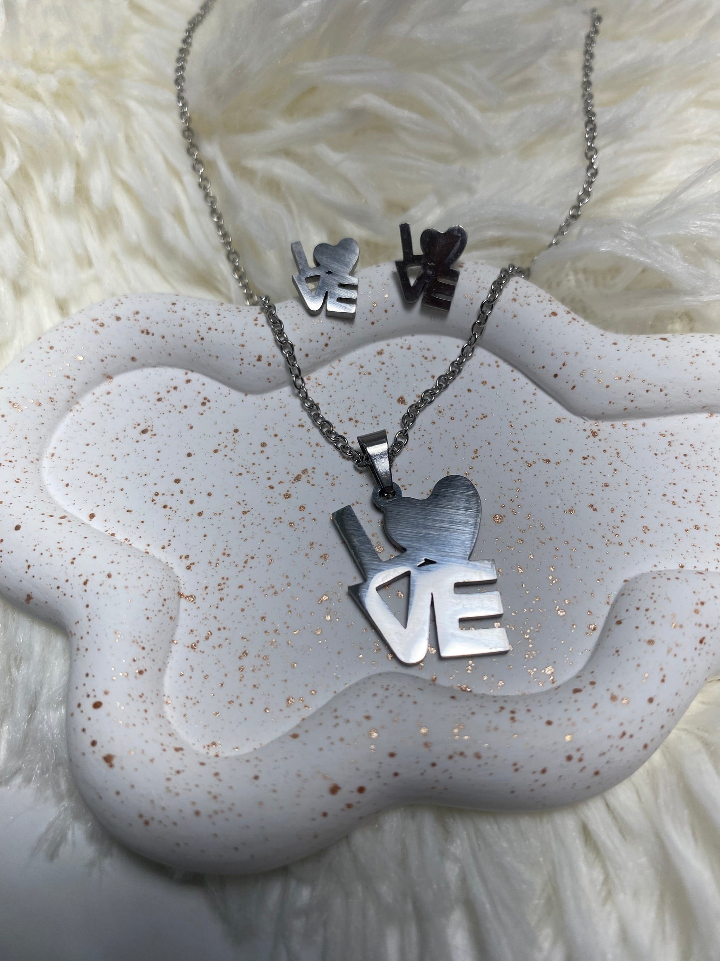 LOVE NECKLACE SET