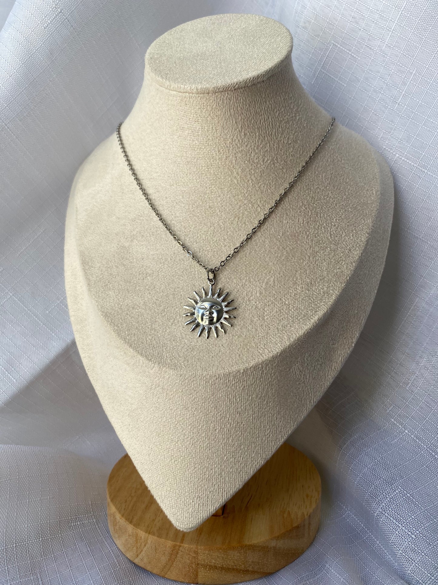 SILVER SUNRISE NECKLACE