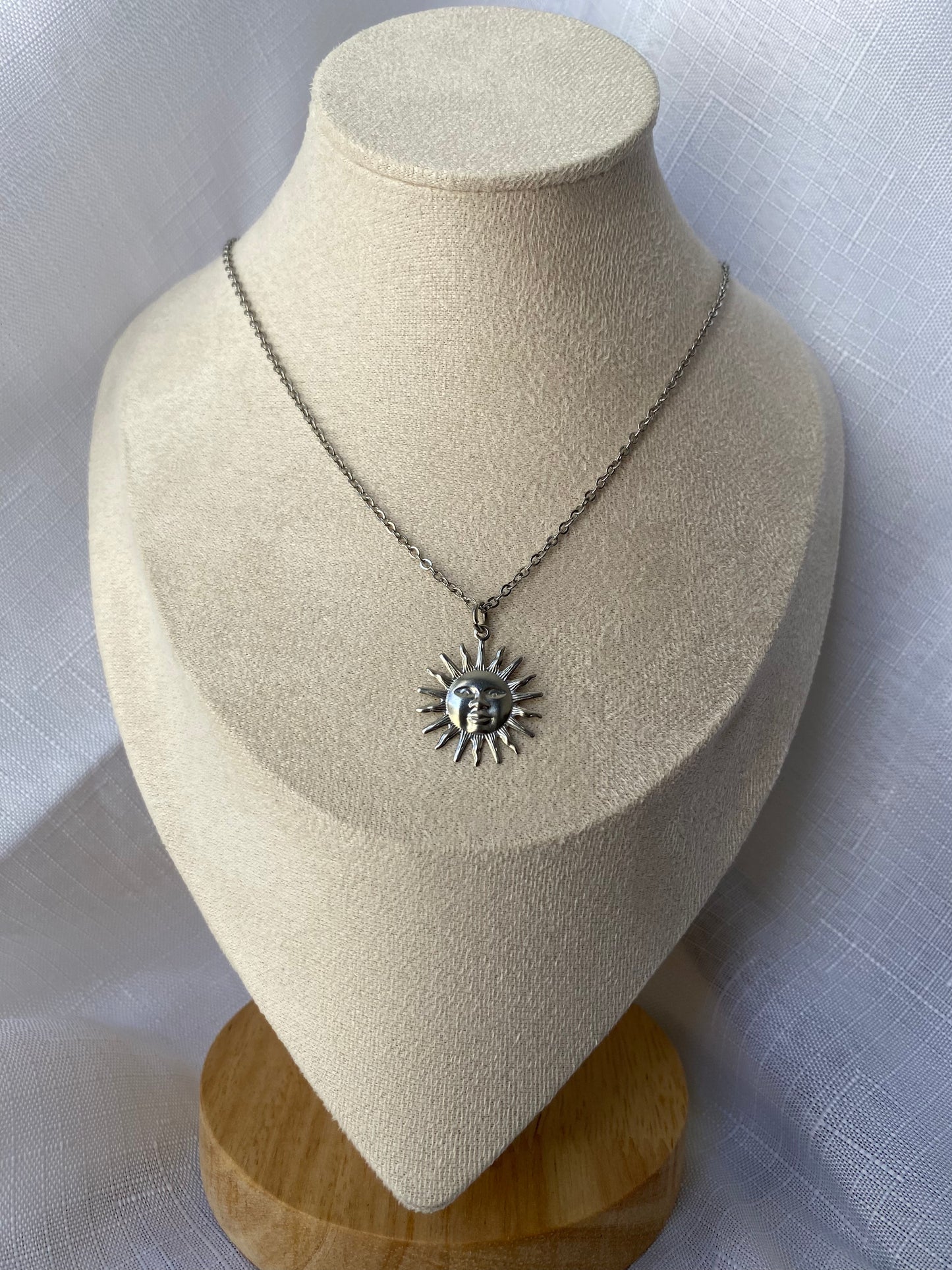 SILVER SUNRISE NECKLACE