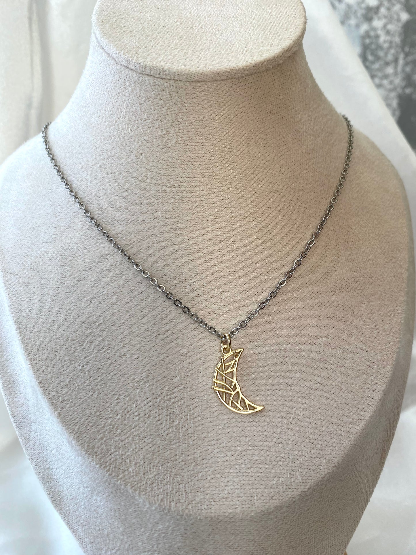 MOON NECKLACE