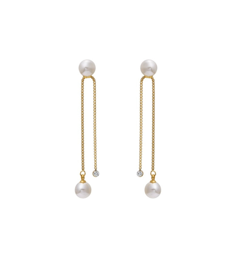 Hera pearl earrings