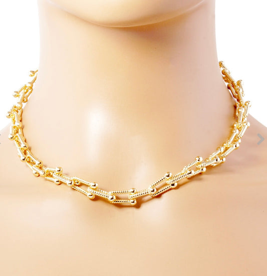 U SHAPED NECKLACE